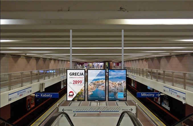 Metro: Reklamy także pod sufitem. ZTM zgodził się na zasłanianie nazw