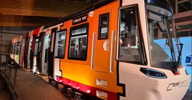 Stadler pokazuje makietę tramwaju dwusystemowego dla przewoźników z Niemiec i Austrii 