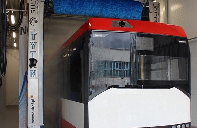 Myjnia SULTOF umyje polski autobus wodorowy