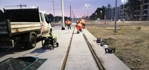 Toruń: Tramwaj do os. JAR. Przygotowania do rozwieszana sieci trakcyjnej