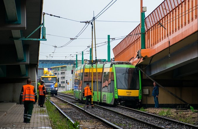 Jedna oferta na naprawę uszkodzonego Tramino
