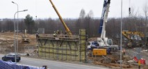 Postępy przy pracach nad PKA. Budowa kolei na lotnisko Rzeszów-Jasionka (zdjęcia)  