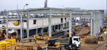 Olsztyn. Hala tramwajowa pnie się w górę