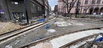 Bytom. 38 dojedzie do Pl. Sikorskiego. Widać łuk torowy