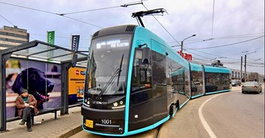 Rumunia: Tramwaje Pesy wożą pierwszych pasażerów w Krajowie