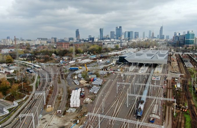 Warszawa Zachodnia. Będzie zadaszenie nad pieszą kładką
