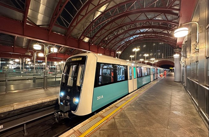 Londyn: Nowe pociągi DLR z udziałem podzespołów firmy Medcom