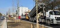 Warszawa: Kondratowicza aleją tysiąca drzew. Obie jezdnie gotowe