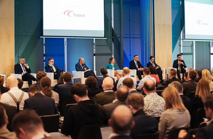 Bezpieczeństwo w transporcie: zagrożeni pasażerowie, prowadzący i piesi 