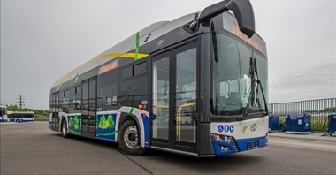 Pierwsze elektrobusy Solarisa z nowej umowy dotarły do Krakowa