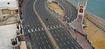 Egipt: Estakada autostradowa w Aleksandrii przy… plaży