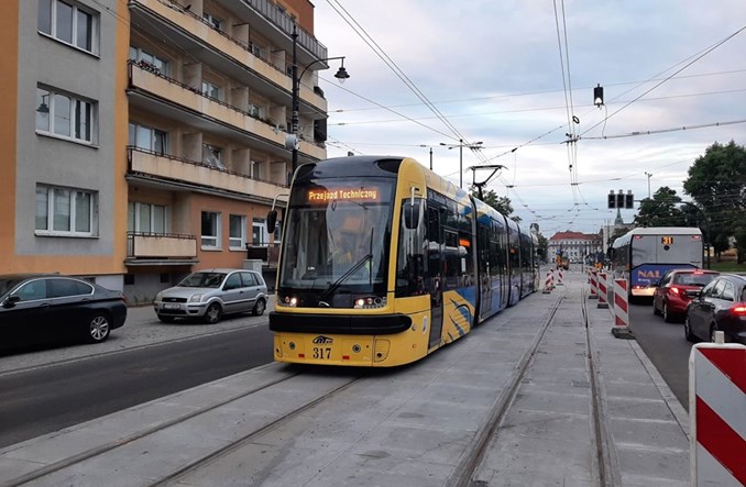 Toruń. Pierwszy tramwaj na nowej trasie na Jar