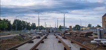 Szczecin. Pierwsze szyny na budowie nowej linii tramwajowej