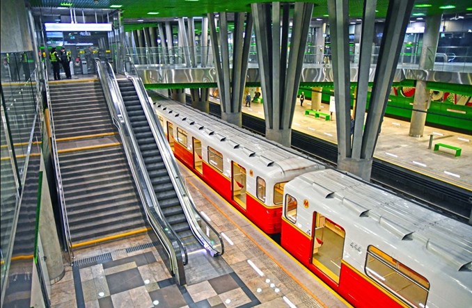 Metro wycofało już 12 pociągów rosyjskich. Część stoi na II linii