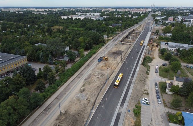 Łódź: Wiadukt Przybyszewskiego – pierwsza z trzech nitek już działa