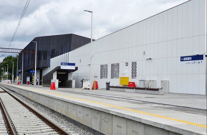 Włocławek: Nowy peron bez wiaty. Pasażerom ma wystarczyć dworzec