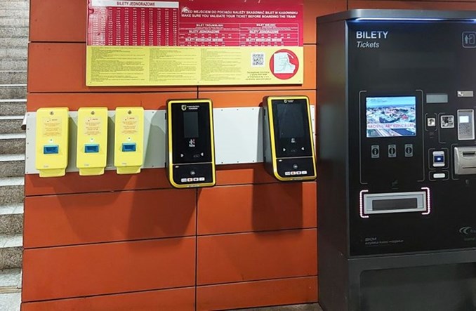 System FALA: kolejne montaże urządzeń na stacjach i peronach 