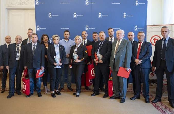 Warszawa: Pracownicy komunikacji miejskiej nagrodzeni za bohaterskie postawy