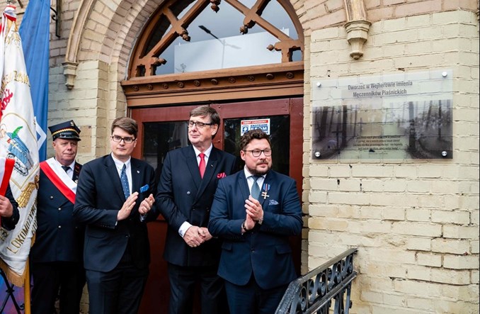 Dworzec w Wejherowie z patronem