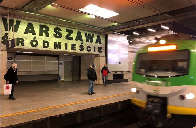 Warszawa: Tajemnicza firma wyczyści brudne ściany Dworca Śródmieście