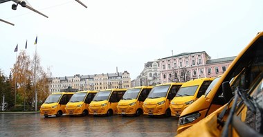 Sto autobusów szkolnych trafiło do Ukrainy