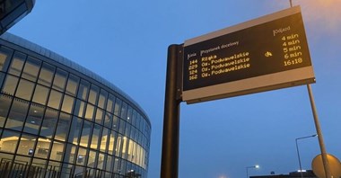 Kraków: Rondo Grunwaldzkie z wyświetlaczami dla autobusów
