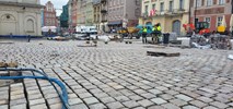 Poznań. Stary Rynek z nowym i starym brukiem