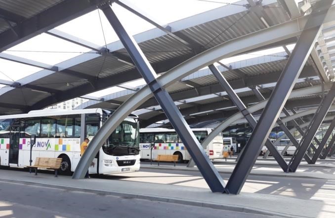 Hołownia: Wykluczenie transportowe odbiera wolność