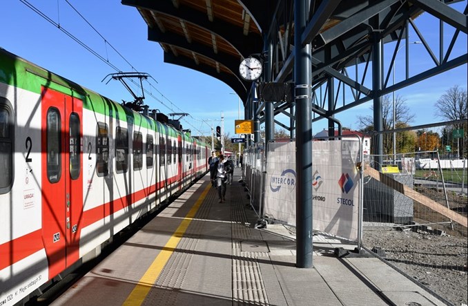 PKP PLK negocjują budowę schodów ruchomych na stacji Białystok