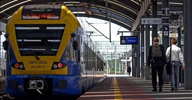 Górnośląsko-Zagłębiowska Metropolia przyjęła strategiczny dokument transportowy. Większa rola kolei