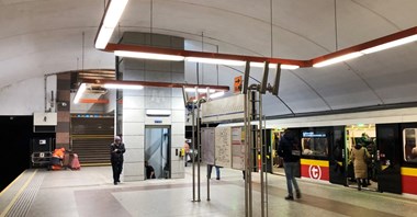 Metro: Dodatkowe windy na Polu Mokotowskim na ukończeniu
