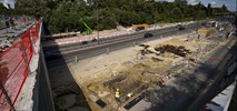 Warszawa: Windy i schody z pl. Na Rozdrożu na TŁ wiosną
