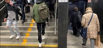 Metro: Nowe oznaczenia segregujące ruch w łączniku