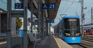 Linz prezentuje dwusystemowy tramwaj do obsługi lekkiej kolei