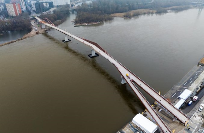 Warszawa otwiera most pieszo-rowerowy przez Wisłę