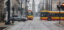 Łódź: Samochody blokują tramwaje na nowym torowisku 