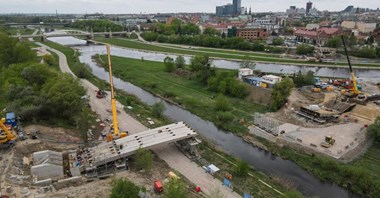 Poznań: Mosty Berdychowskie powoli wychodzą z ziemi