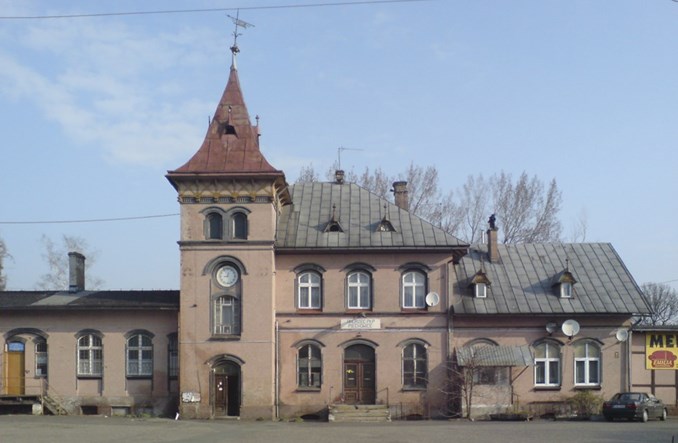 Dolnośląskie: Dworzec kolejowy w Piechowicach do remontu 