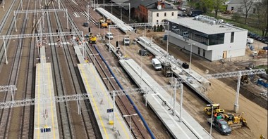 Olsztyn Główny: W czerwcu podróżni wsiądą do pociągu z nowych peronów [zdjęcia]