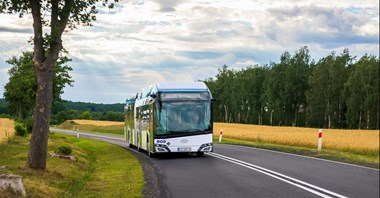 Frankfurt już po raz trzeci wybiera wodorowe Solarisy – tym razem w wersji przegubowej