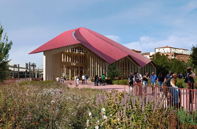 Tuluza: Węzeł przy głównym dworcu… z drewna