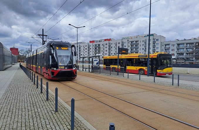 Zerowy VAT na bilety: MF zapewnia, że to priorytet 