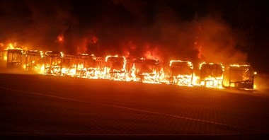 Nocny pożar na terenie zajezdni w Bytomiu