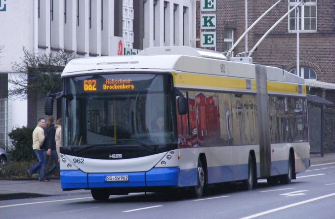 Solingen podsumowuje projekt rozwoju floty trolejbusów