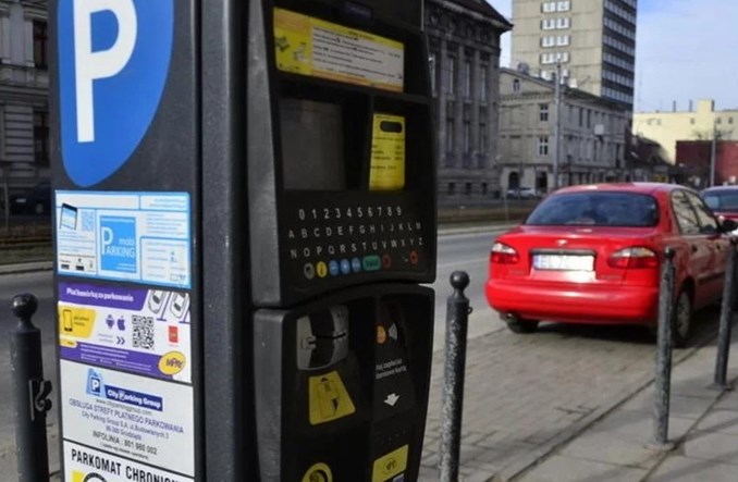 Łódź: Miejskie spółki wprowadziły płatność za parkowanie