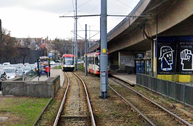 Przystanki tramwajowe przy Głównym Mieście w Gdańsku w końcu z pasami