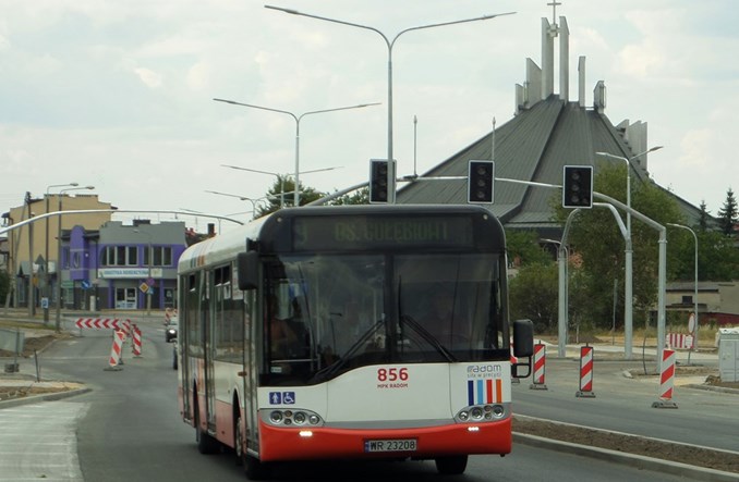 Powiat radomski: Potrzeba więcej autobusów dowożących do kolei 