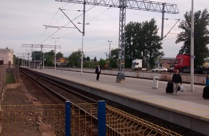 Radomsko: Nie będzie przejścia pod peronem stacji kolejowej 