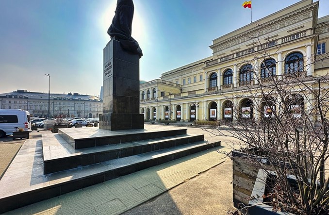 Nowy Plac Bankowy – mniej betonu, więcej zieleni