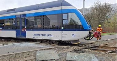 Ołomuniec: Wykolejony pociąg na tramwajowo-kolejowym skrzyżowaniu i przerwa w kursowaniu